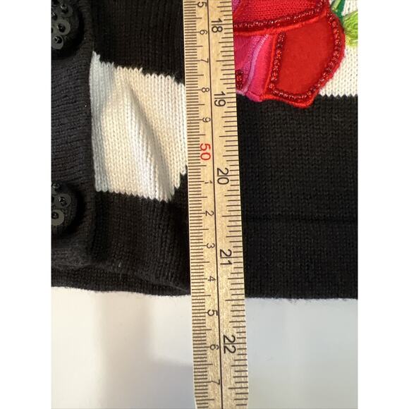 Embellished Red Roses Check Cardigan Sequin Size Small Black White Embroidery - Picture 16 of 16